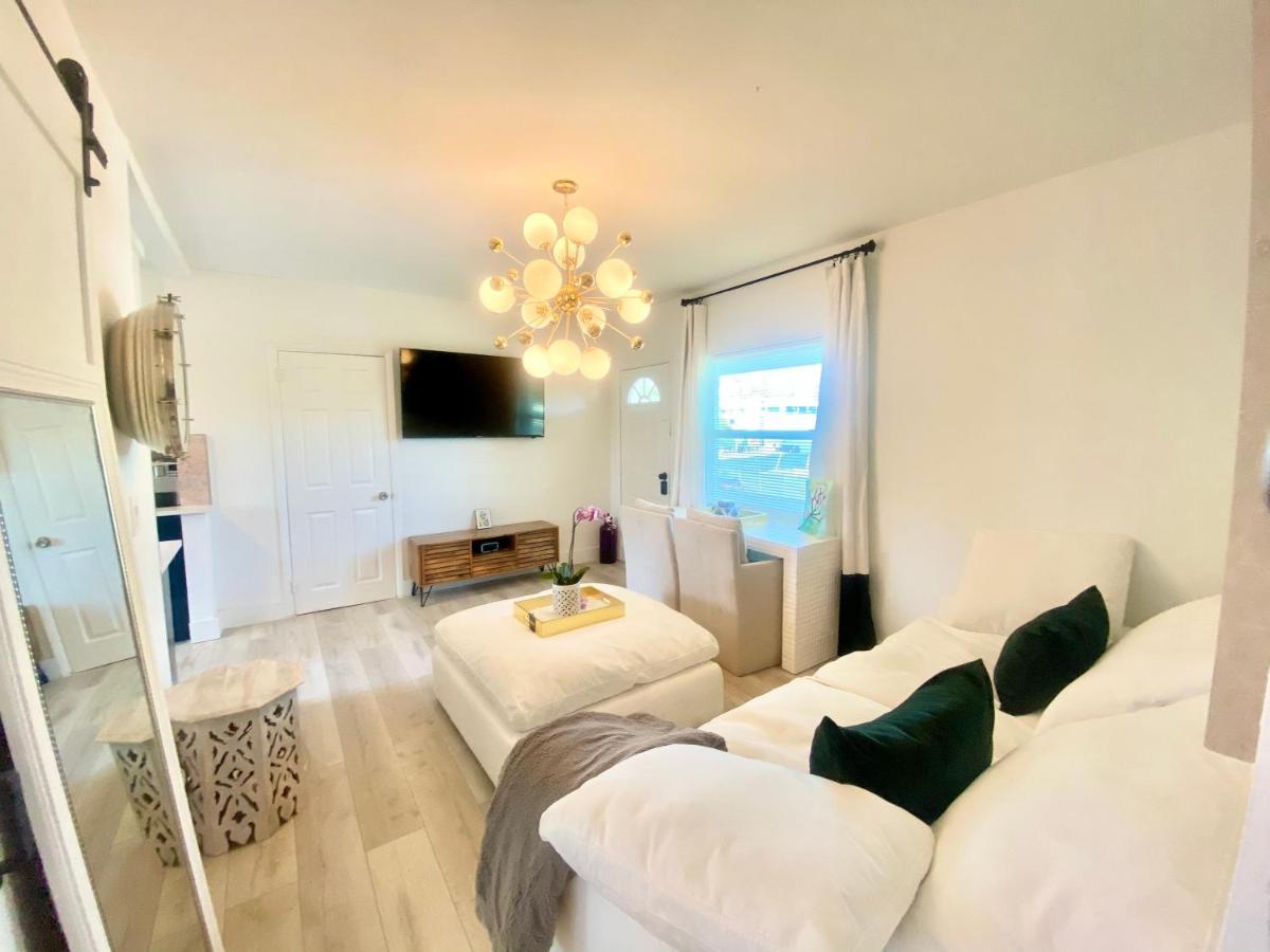 The Carrington: Multi-Unit Retreat with Villa Miami Exterior photo